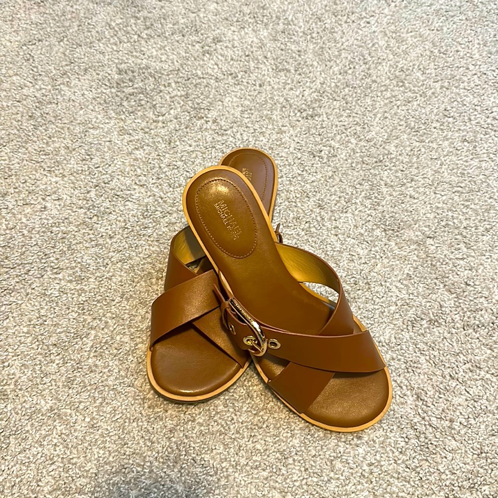 Leather gold buckle sandal 8.5